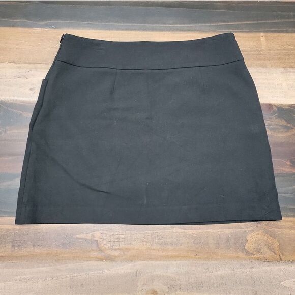 Loft Mini Skirt Solid Black With 2 Side Pockets and Side Zipper A-line Size 10 - Picture 6 of 8